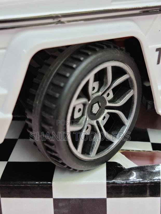 Remote Controlled Car – Fast, Fun Powerful Ride - thumbnail 3