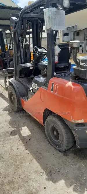 Forklift Services (3 to 15 Tonnes)