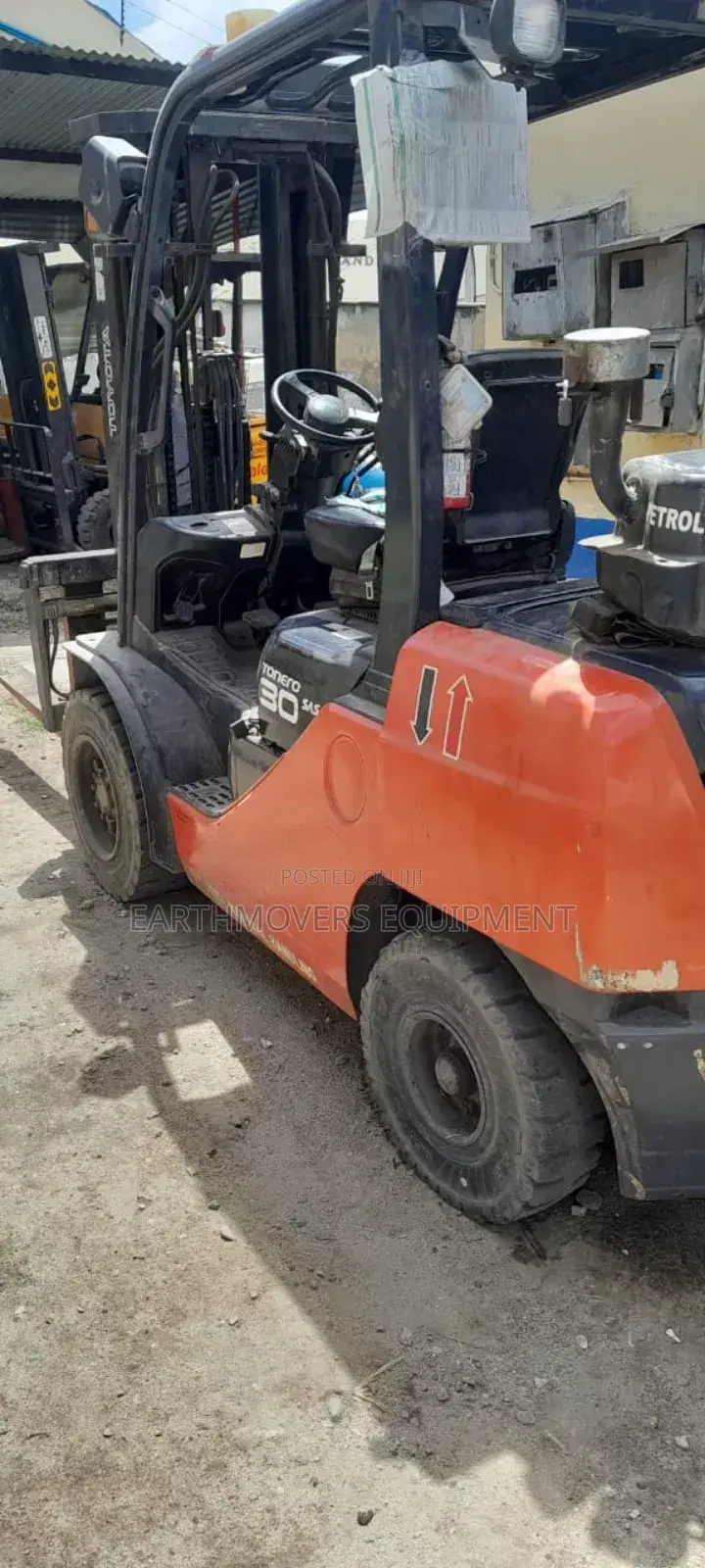 Forklift Services (3 to 15 Tonnes)