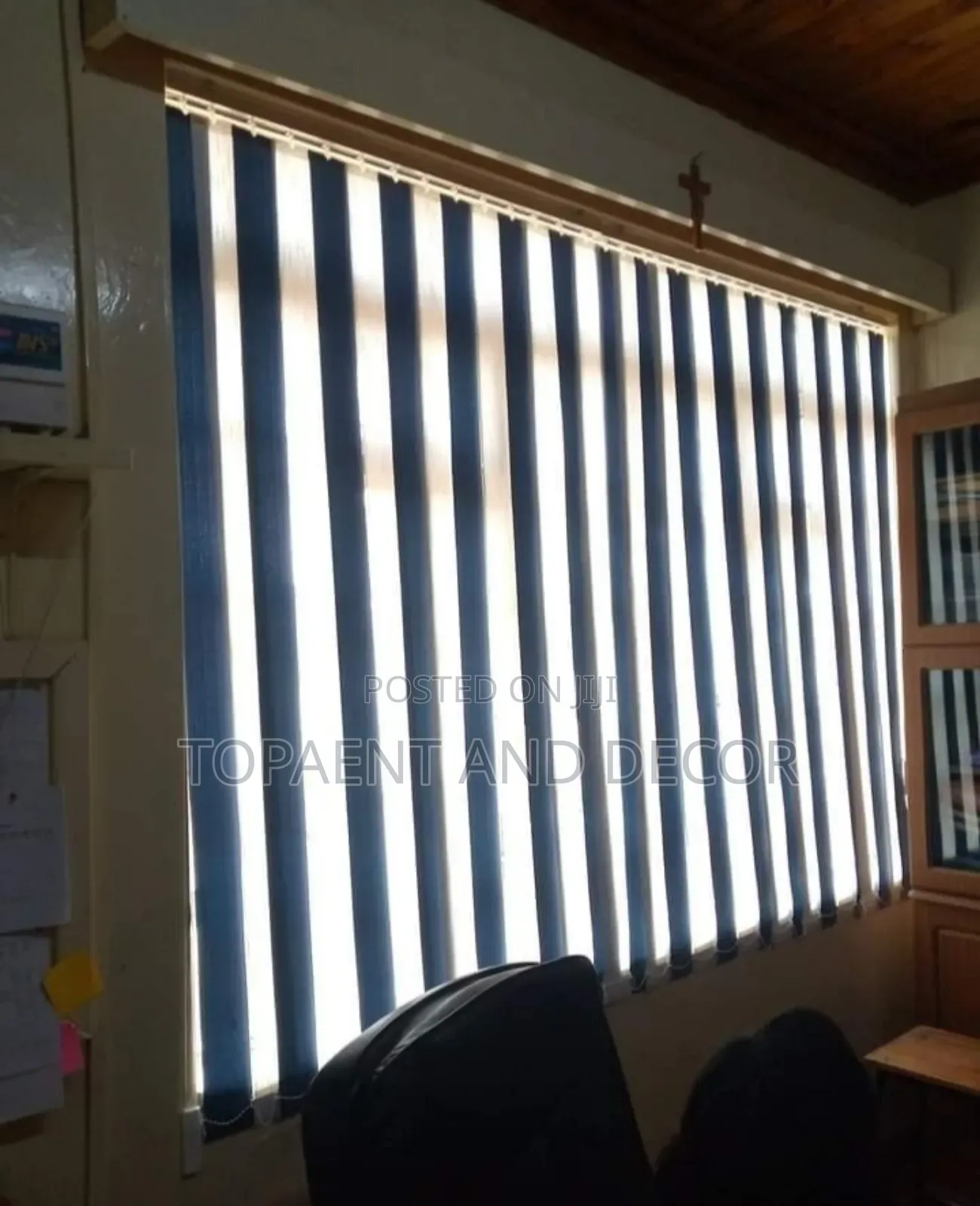 Soft Light Filtering Vertical Window Blinds That Are Well Designed