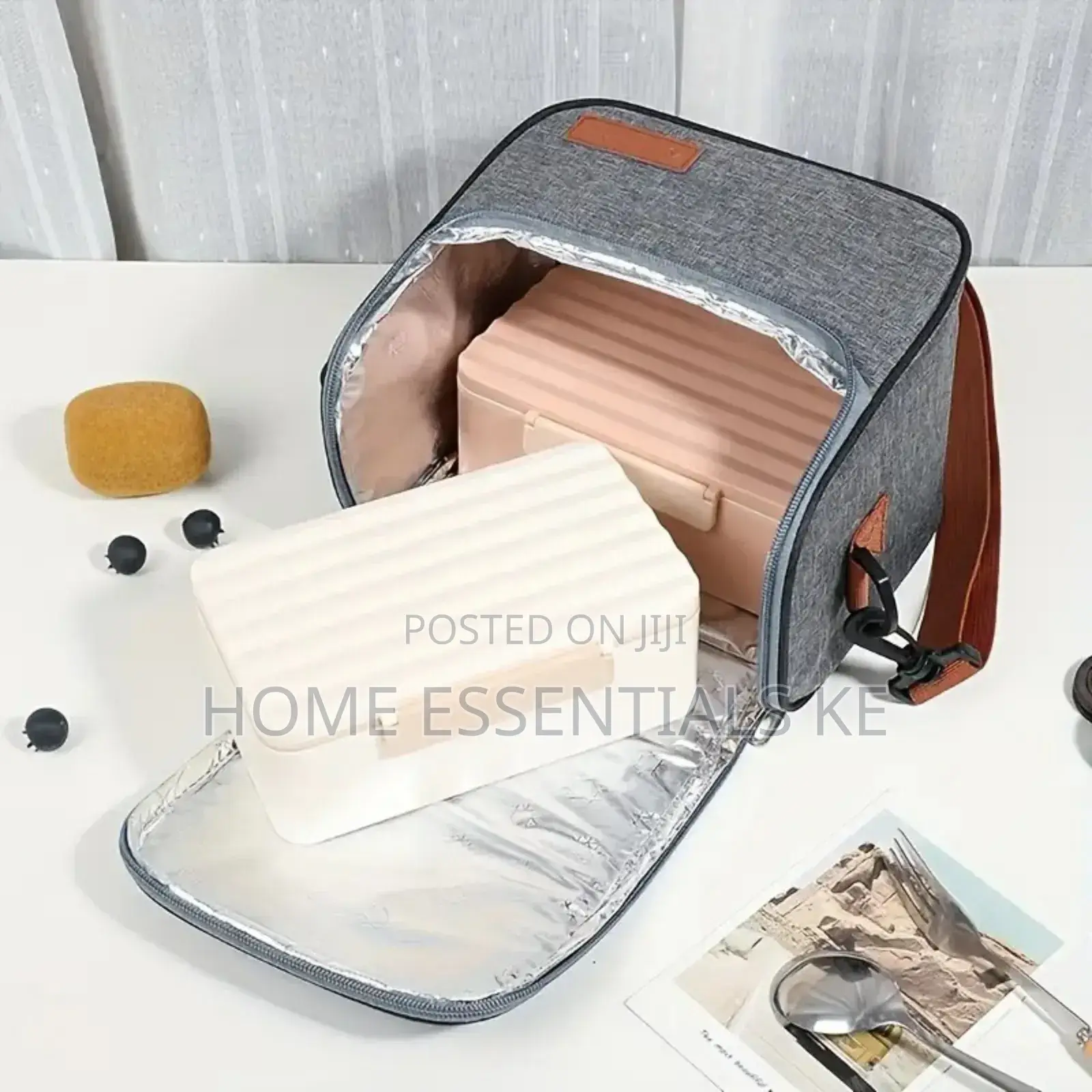 *Large Capacity Classic Chic Insulated Lunch Bag