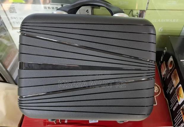 Rubber Unbreakable Carry on Bag. - thumbnail 2