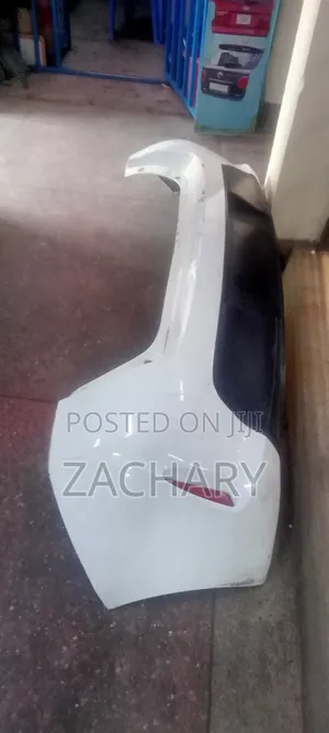 Auris 2013 Back Bumper