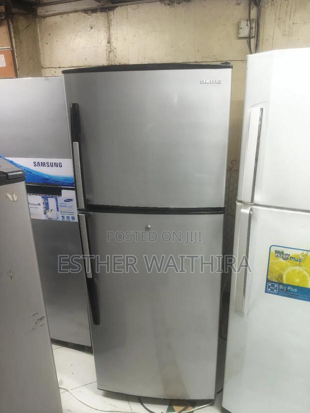 Well Maintained Samsung Fridge - thumbnail 2