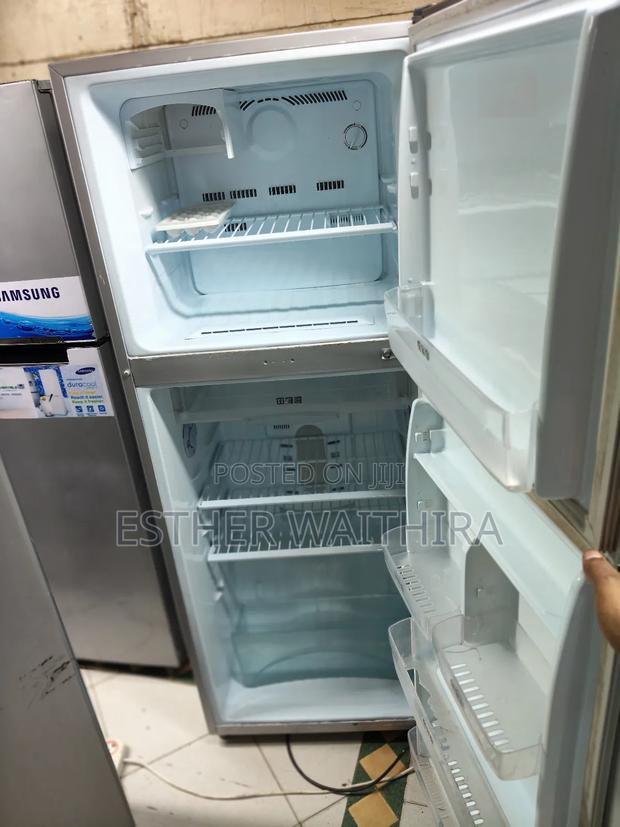 Well Maintained Samsung Fridge - thumbnail 4