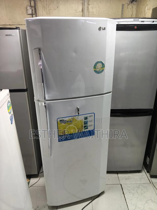 Lg White Well Maintained Fridge - thumbnail 5