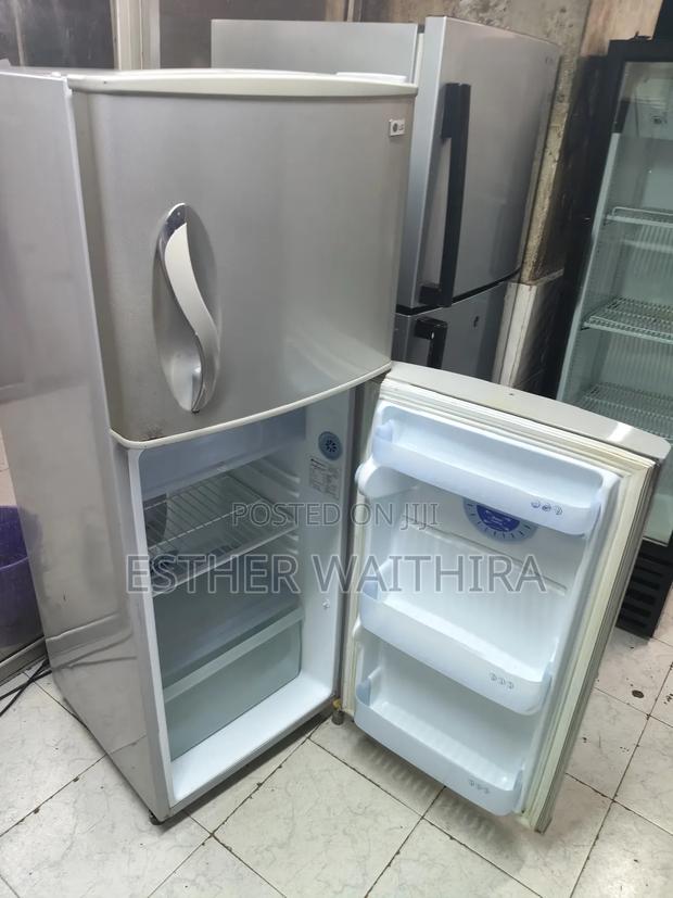 Lg Refrigerator Well Maintained - thumbnail 2