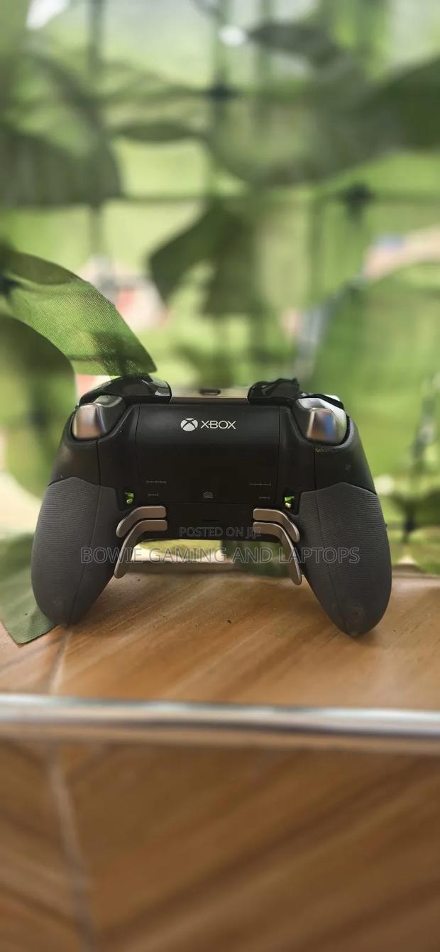 Xbox One Elite Series Controller - thumbnail 2