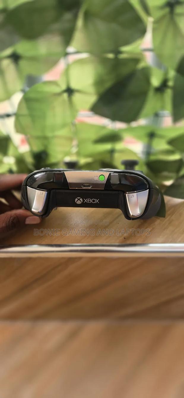 Xbox One Elite Series Controller - thumbnail 3