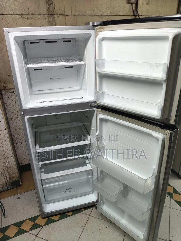 Sumsung Smart Inverter Fridge - thumbnail 3