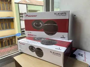 Car Door Speakers. 400watts Pioneer 1697model