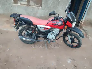 Bajaj Boxer 125 2022 Red