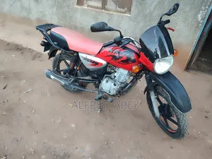 Bajaj Boxer 125 2022 Red