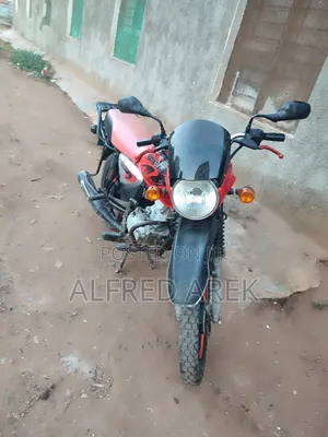 Bajaj Boxer 125 2022 Red