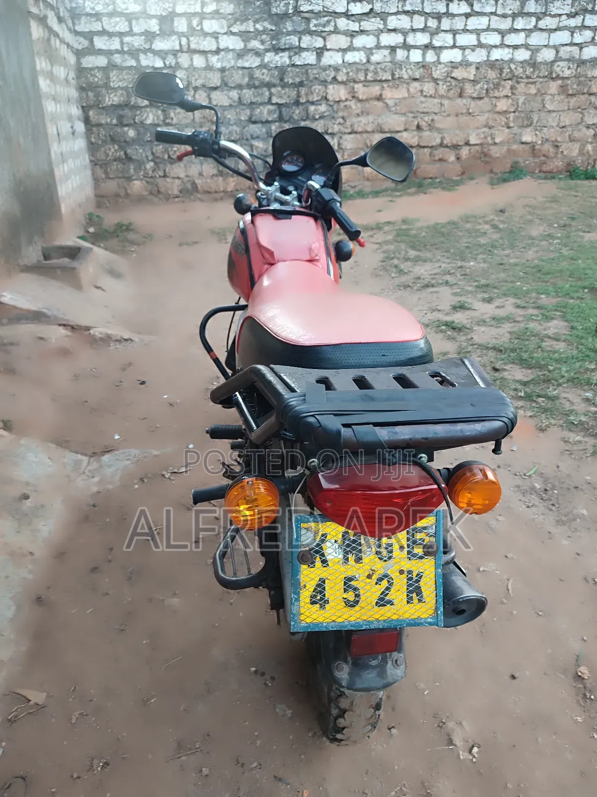 Bajaj Boxer 125 2022 Red