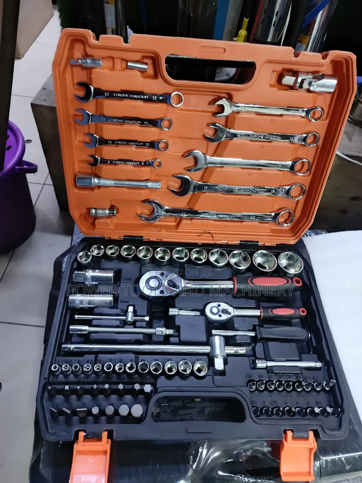 82pcs Mechanic Tool Box Kit