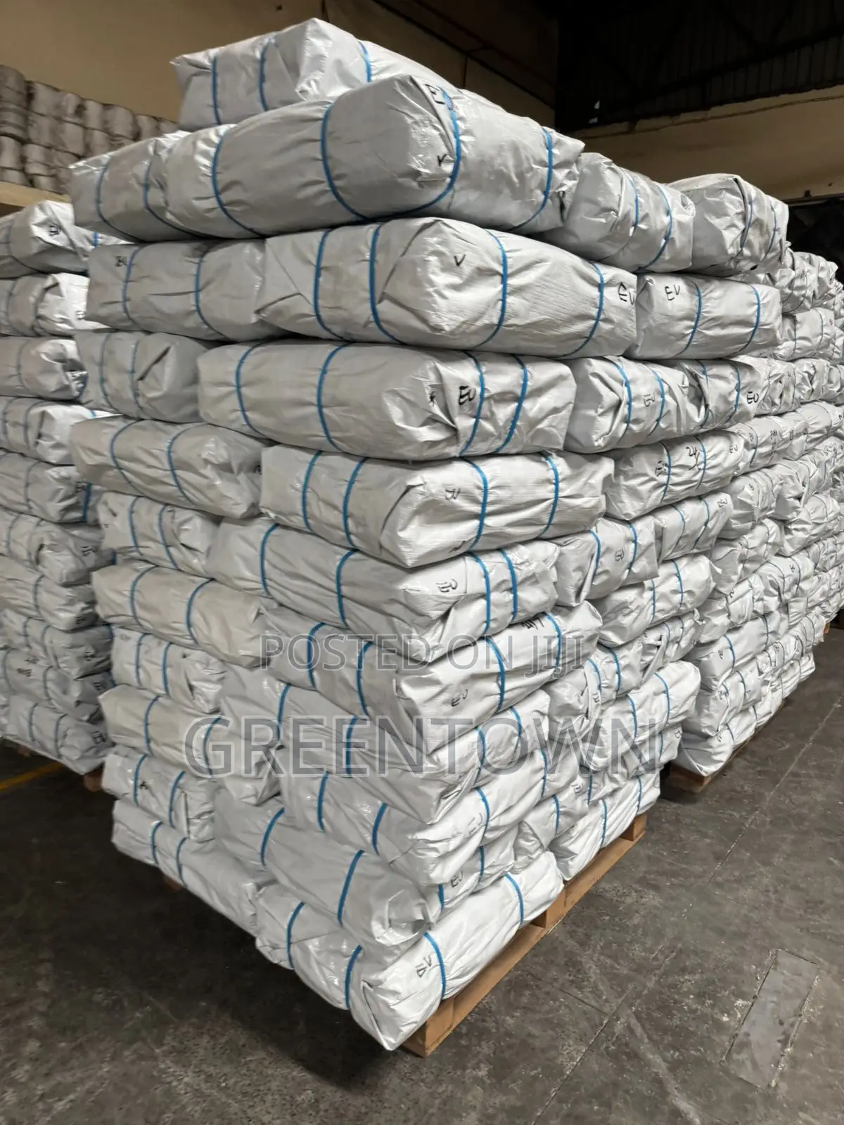 High-Quality 8m X 12m Tarpaulin – Heavy-Duty Protection (200gsm)