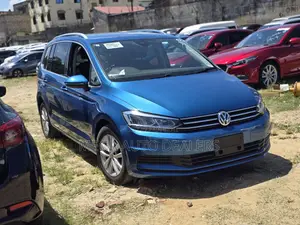 Volkswagen Touran 2018 Blue