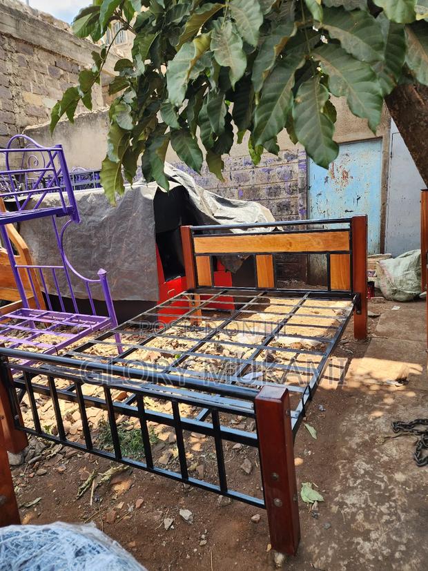 5by6 Metallic Bed - main view