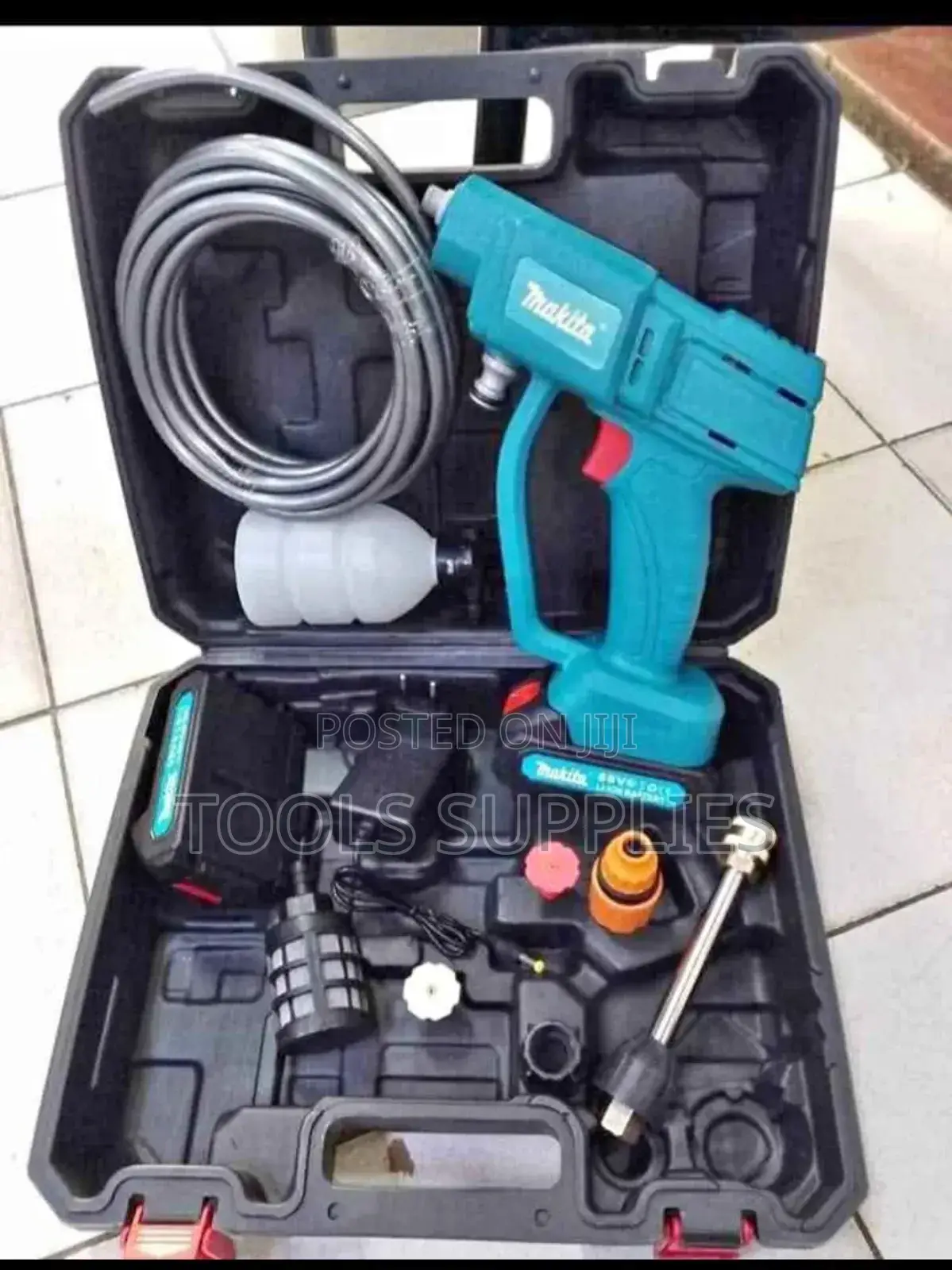 Makita Rechargeable High Pressure Washer