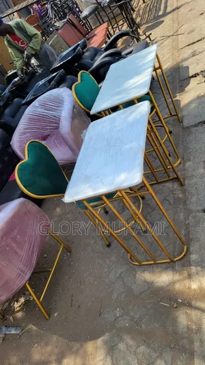 Manicure Chair And Table