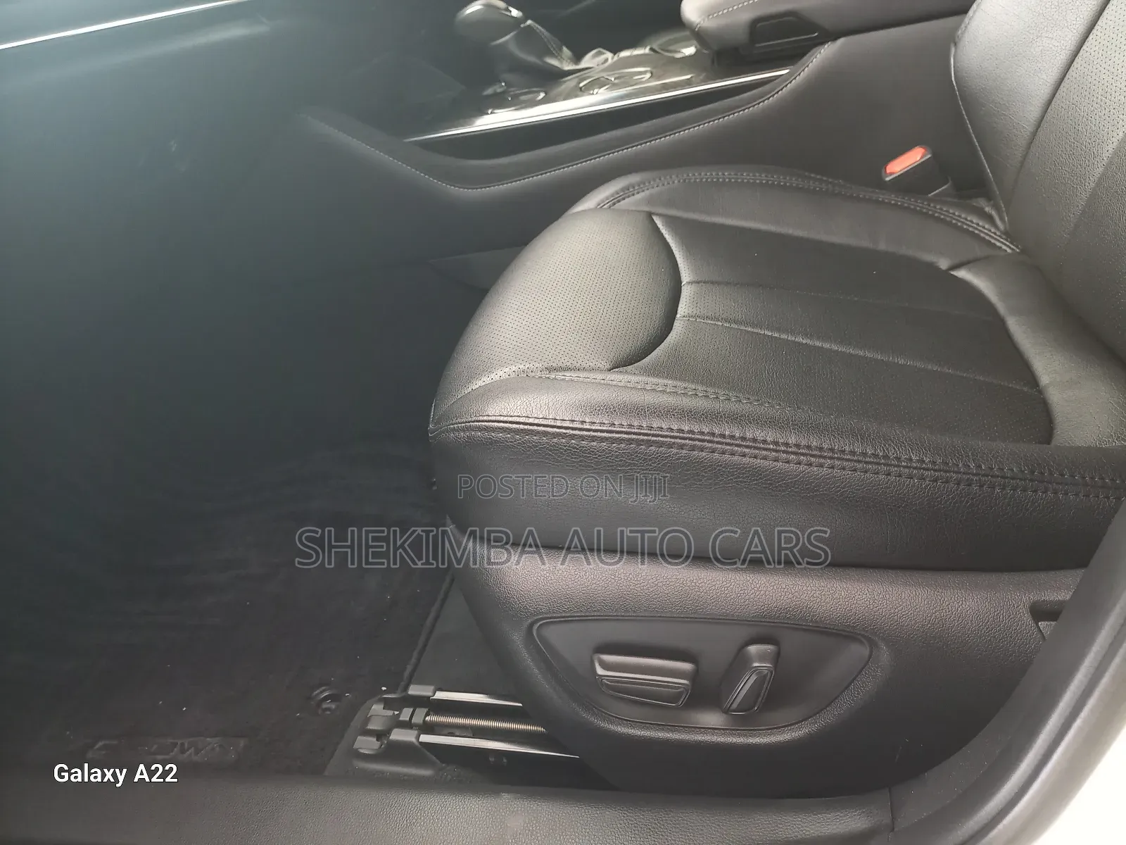 Toyota Crown 2019 White