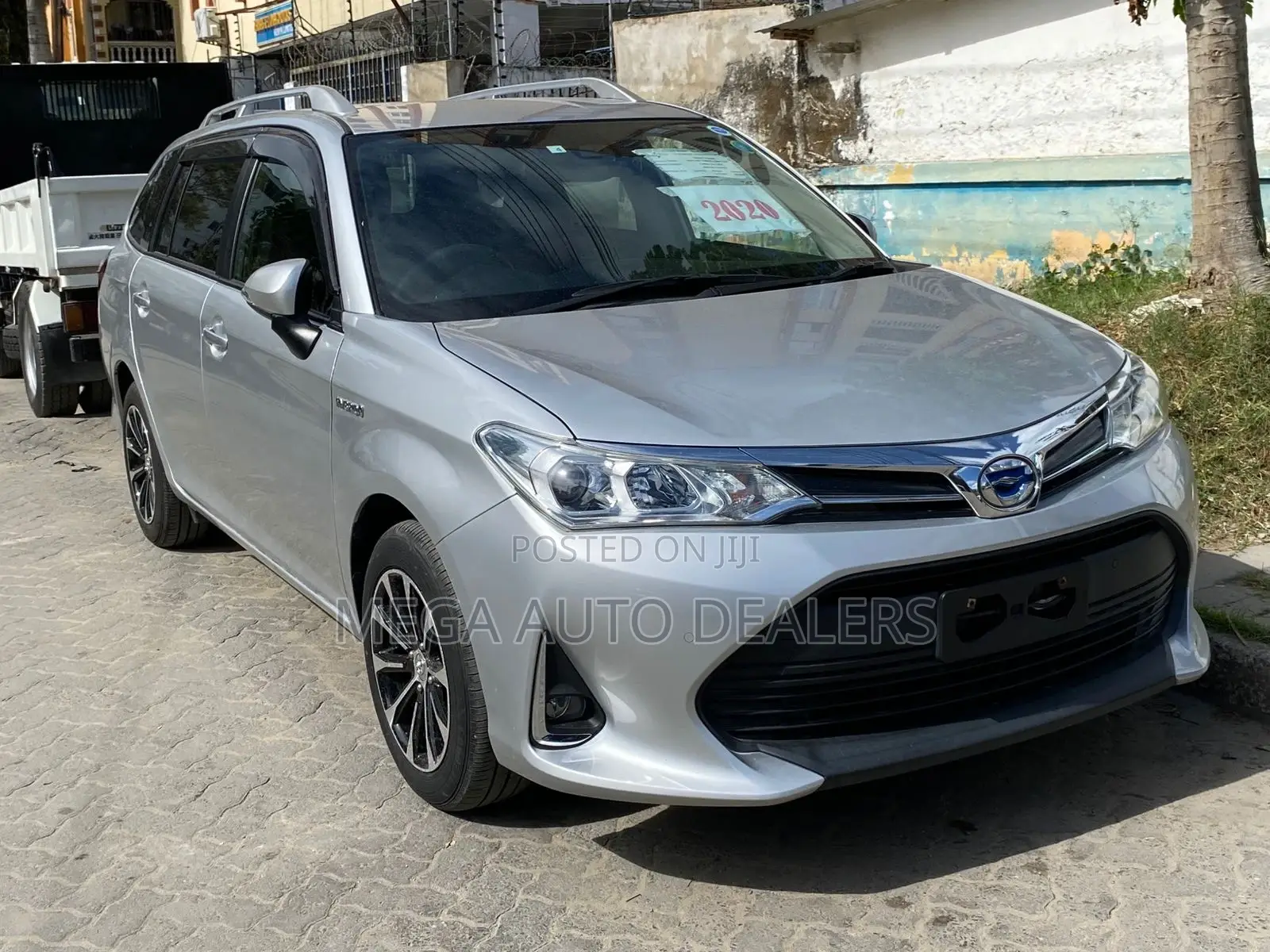 Toyota Corolla Fielder 2018 Silver