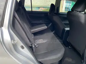 Toyota Corolla Fielder 2018 Silver