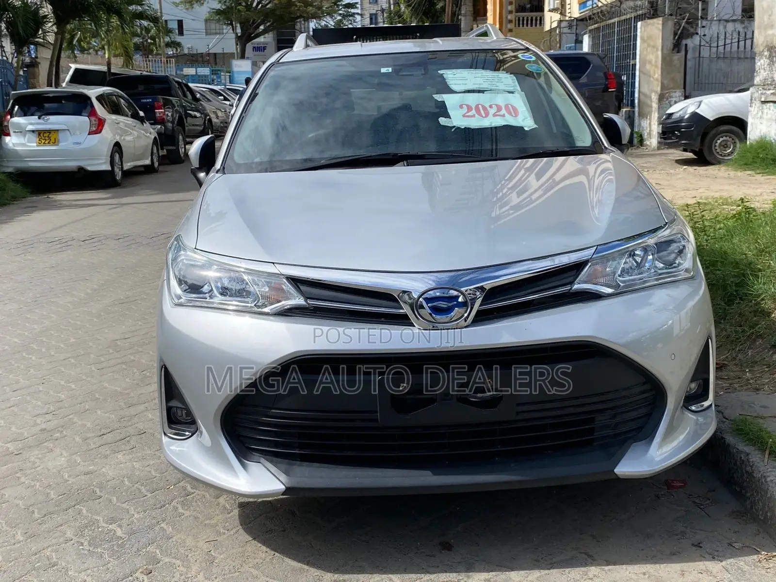 Toyota Corolla Fielder 2018 Silver