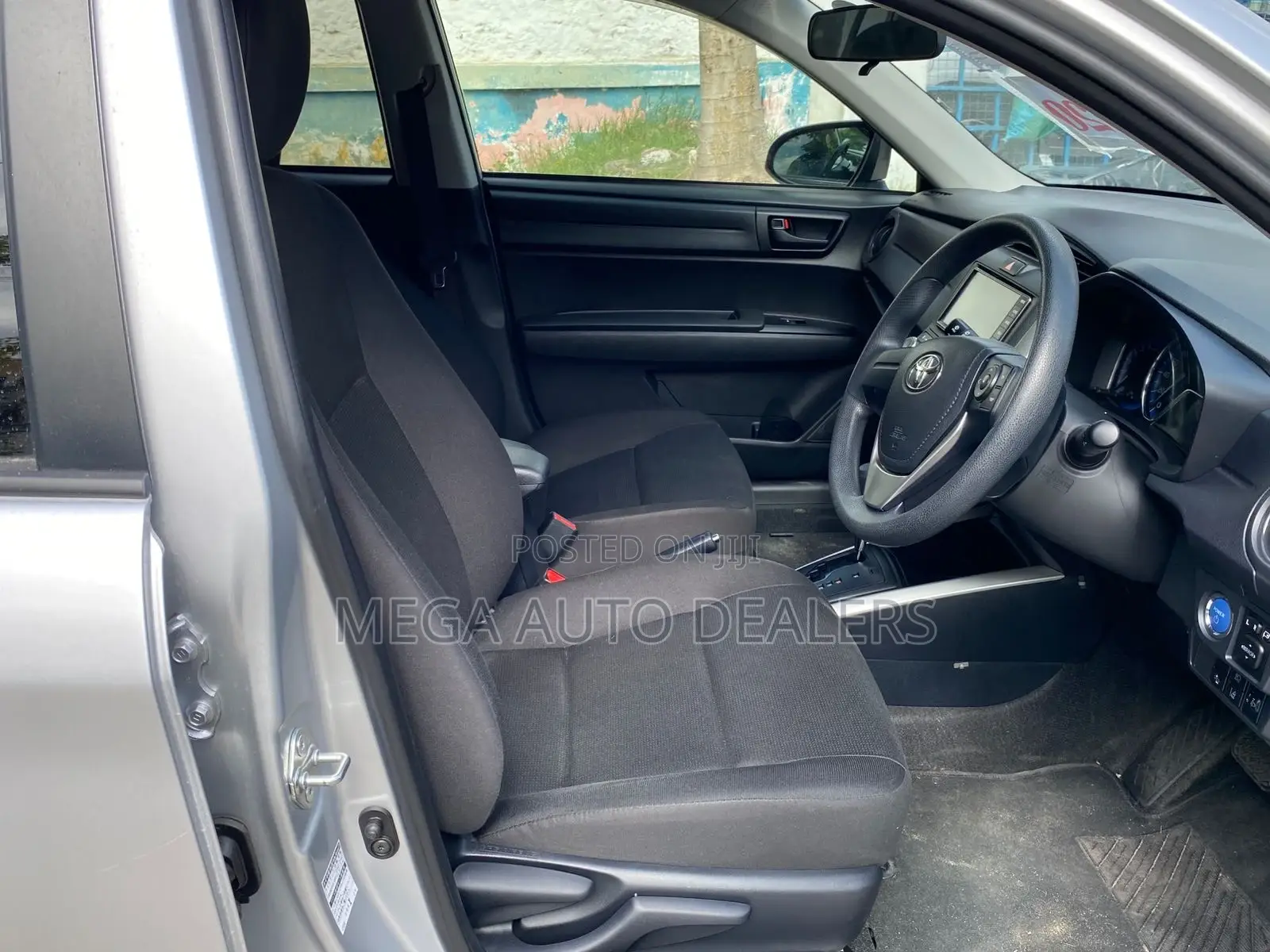 Toyota Corolla Fielder 2018 Silver