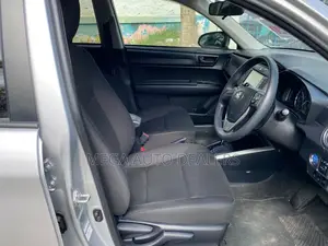 Toyota Corolla Fielder 2018 Silver
