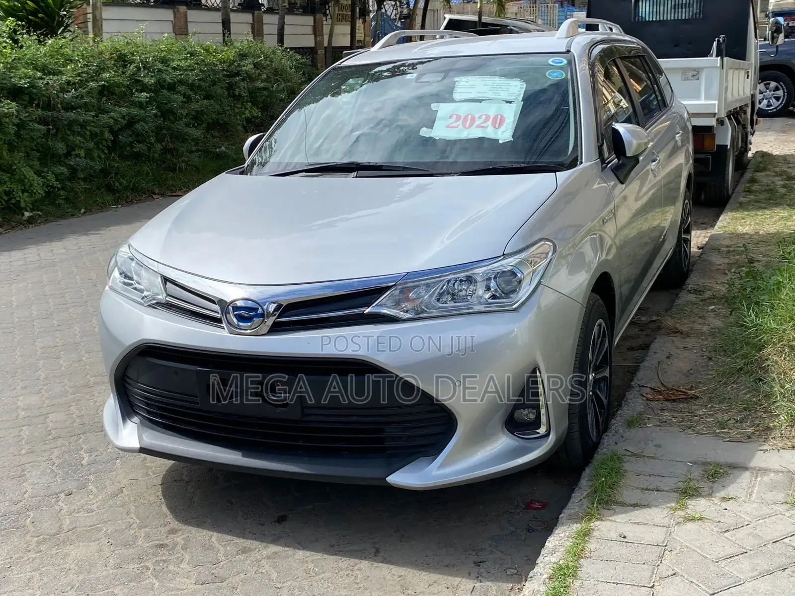 Toyota Corolla Fielder 2018 Silver