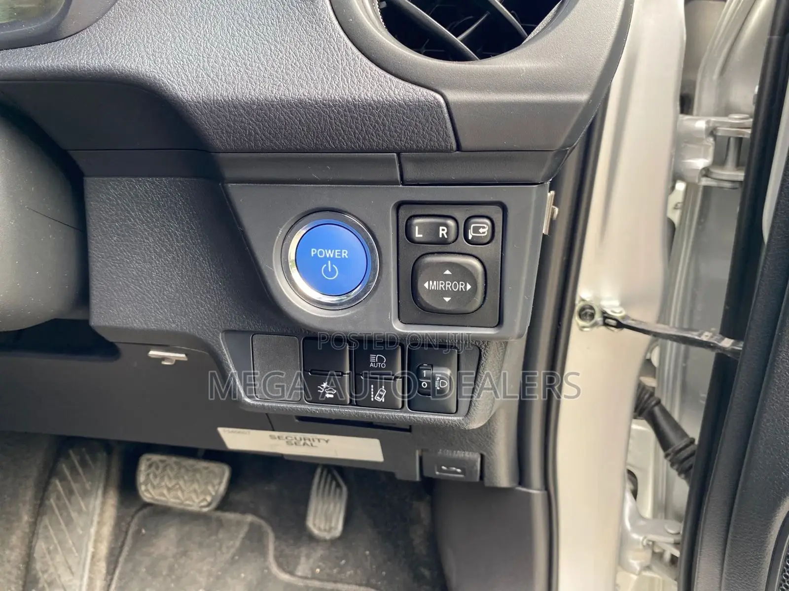 Toyota Corolla Fielder 2018 Silver