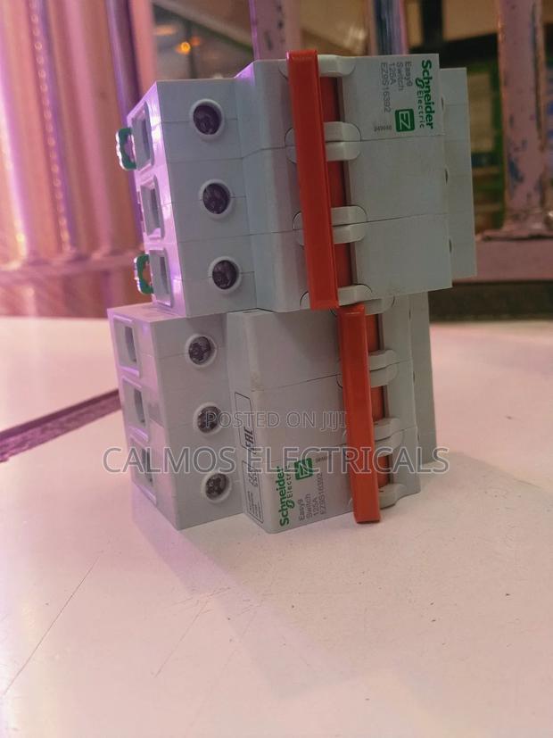 Schneider 125a MCB 3pole - main view