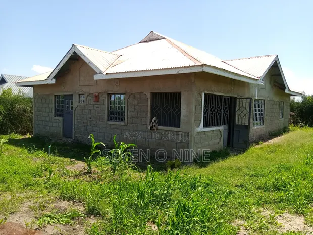 4bdrm House in Shell Petrol Station, Kamulu for sale