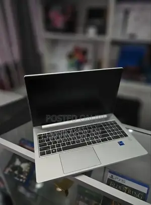 Laptop HP EliteBook 860 G10 16GB Intel Core i5 SSD 512GB