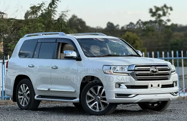Toyota Land Cruiser 4.6 V8 ZX 2018 Pearl in Kilimani - Cars, John