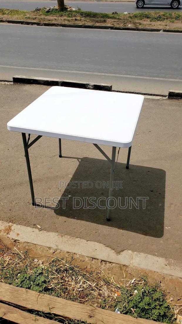 Quare Foldable Tables - main view