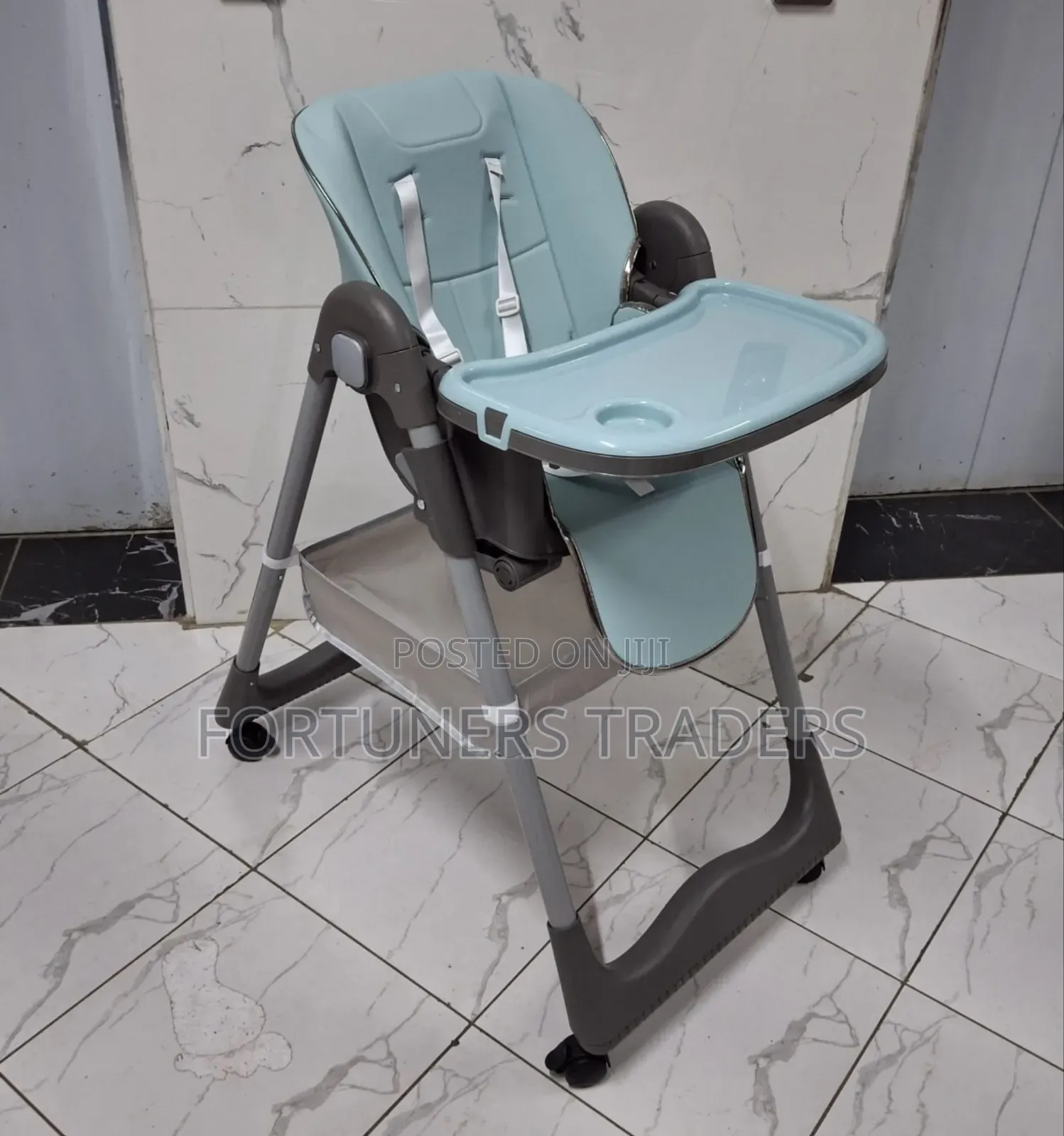 Toddlers Feeding Chair With Adjustable Seat