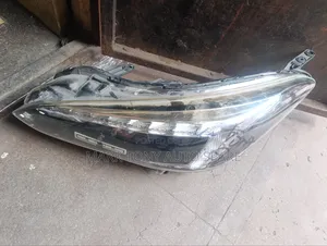 Subaru N17 Head Light Zenon Inbuilt 