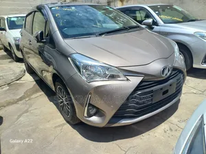 Toyota Vitz 1.3 FWD 5dr 2019 Gold