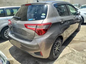 Toyota Vitz 1.3 FWD 5dr 2019 Gold
