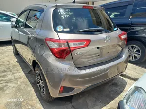 Toyota Vitz 1.3 FWD 5dr 2019 Gold