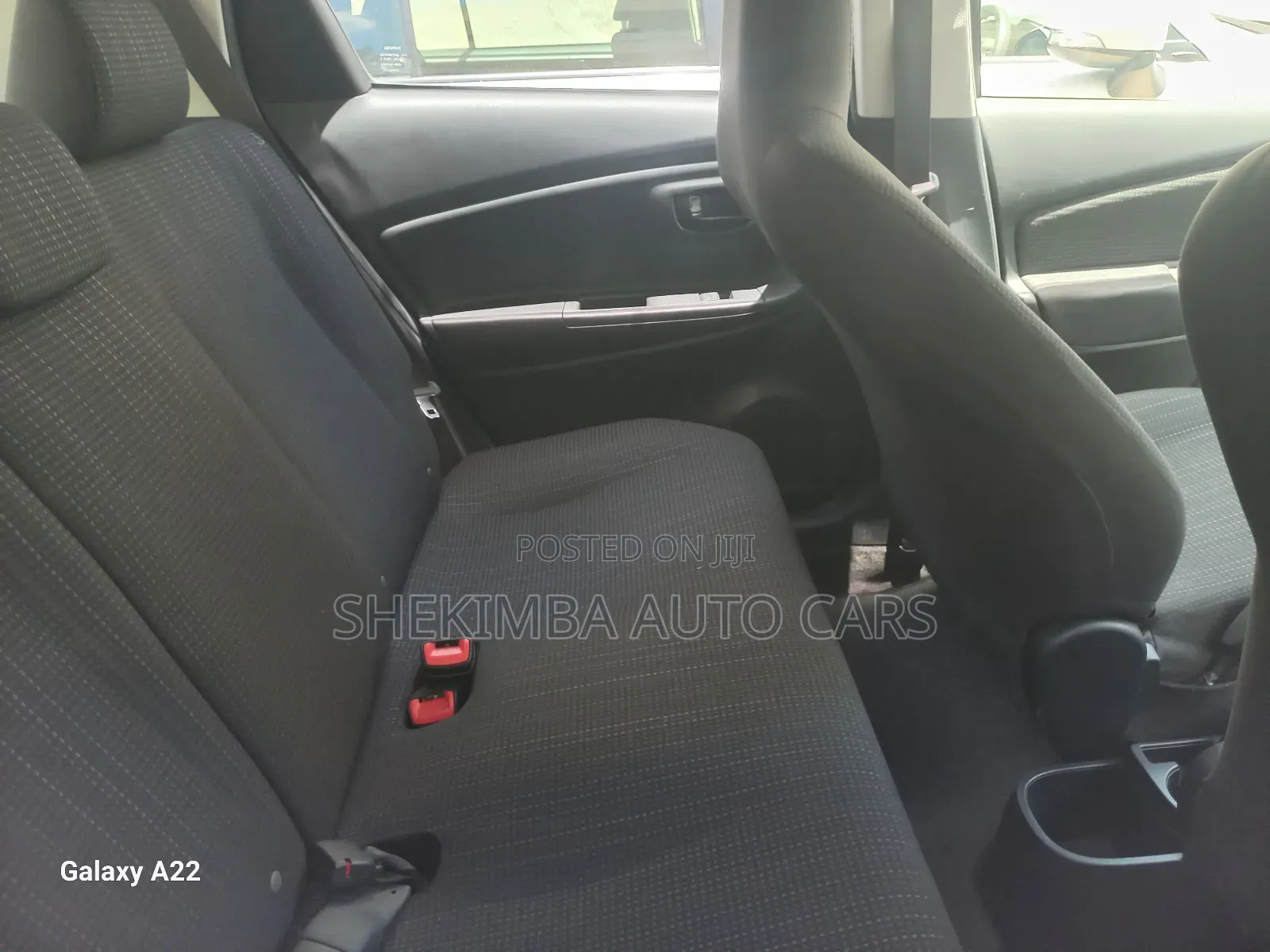Toyota Vitz 1.3 FWD 5dr 2019 Gold