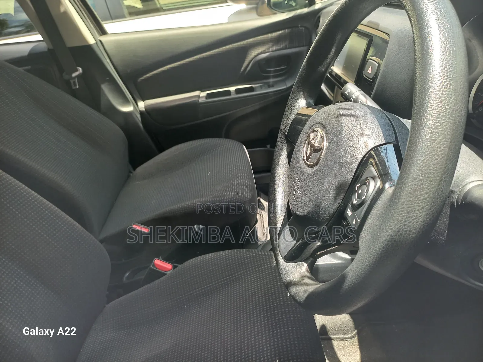 Toyota Vitz 1.3 FWD 5dr 2019 Gold