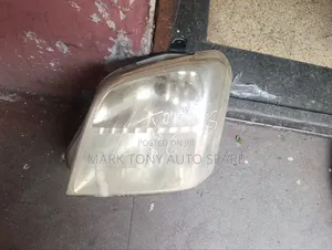 Dmax 2003 Head Light Non Zenon 