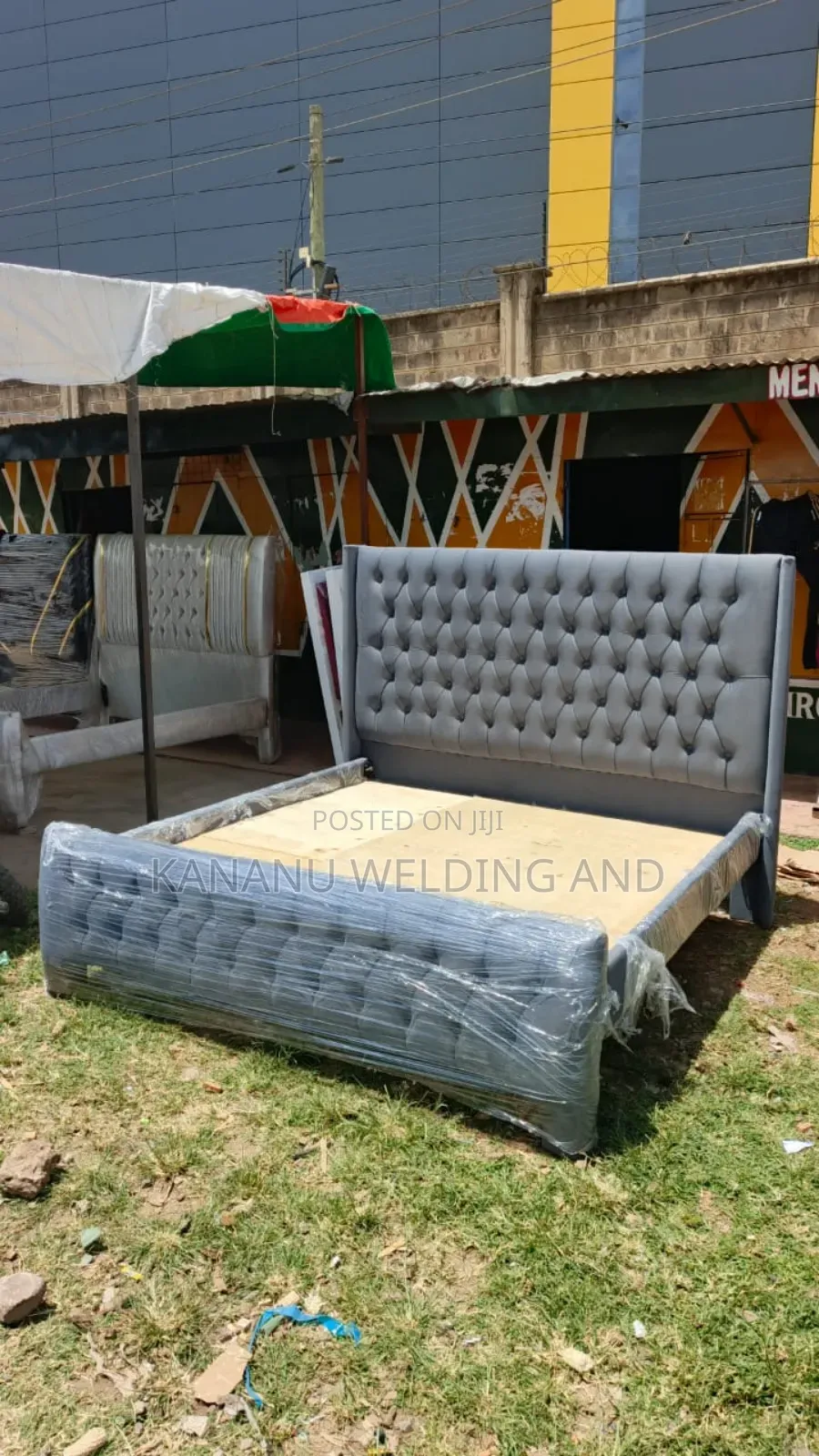 F7 Grey Chester Bed