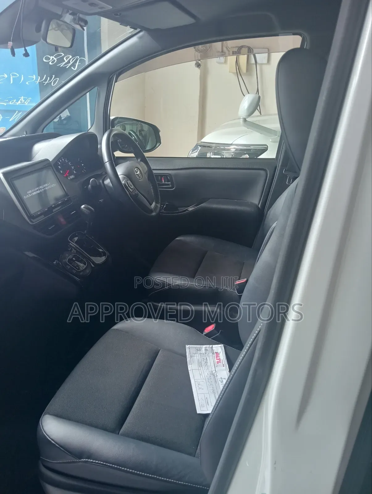 Toyota Noah 2019 White