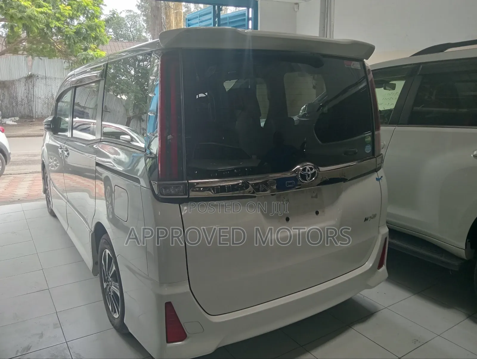 Toyota Noah 2019 White