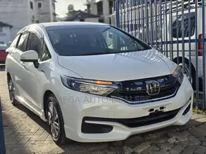 Honda Fit Shuttle 2018 White